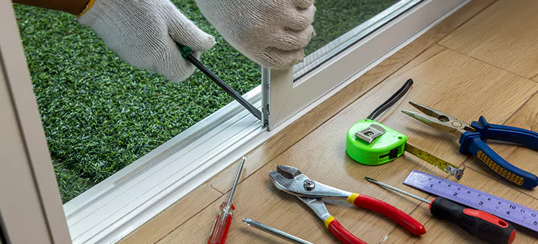 Window Hinge Repair in Hollywood, FL