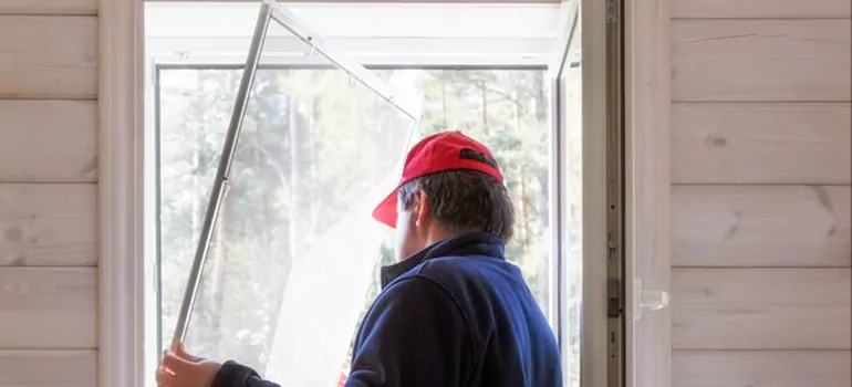 Expandable Window Screen Installation in Hollywood, FL